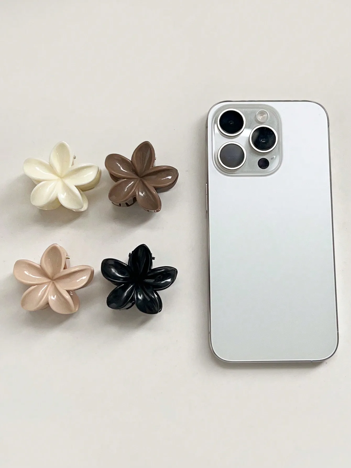 4 Stück mehrfarbige Blumen-Haarklammern für Frauen und Mädchen, rutschfest, niedlich, modisch, Haarschmuck, kleine Haarnadel, Krabben-Haarspange-Stil – Detail 8