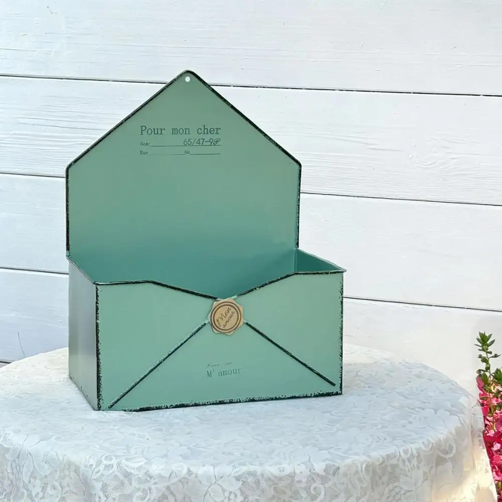 Outdoor Hanging Planter Wall Mounted Flower Pot Wall Mounted Envelope Planter Box Retro Iron Wall Planter with Drainage Hole