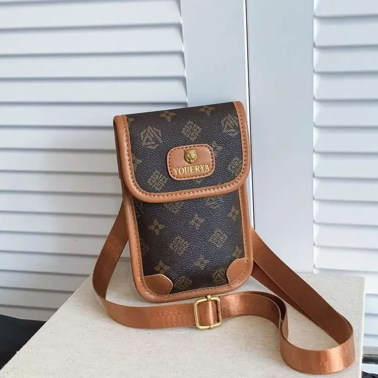 

Designer Crossbody Bag Super Small Phone Bag for Women 2025 New Trendy Mini Popular Shoulder Bag