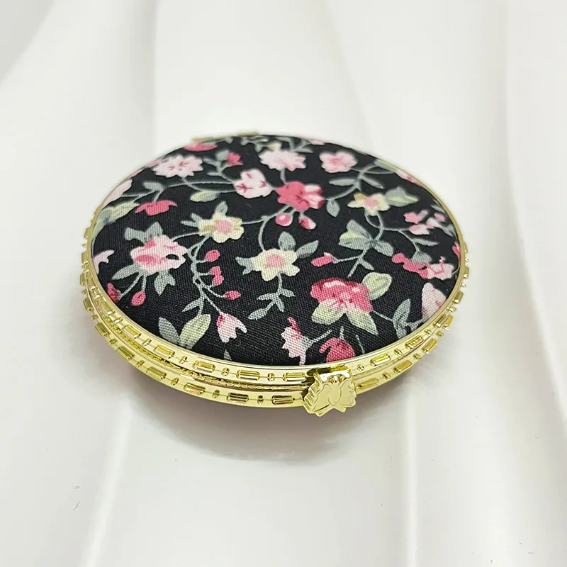 Literary retro printed double-sided folding mirror, portable mini circular makeup mirror, pastoral style travel beauty mirror