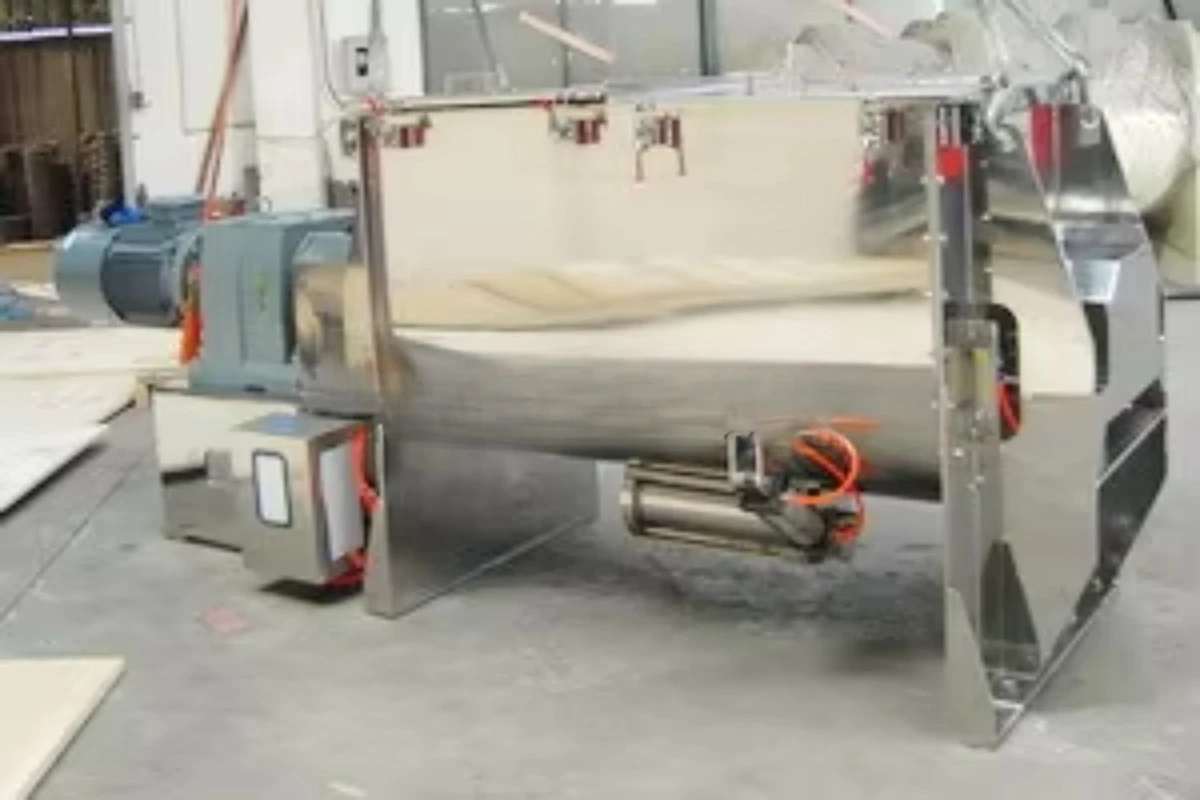 Durable Horizontal Ribbon Mixer Various Materials High Precise in Large Quantities Mixing Machine