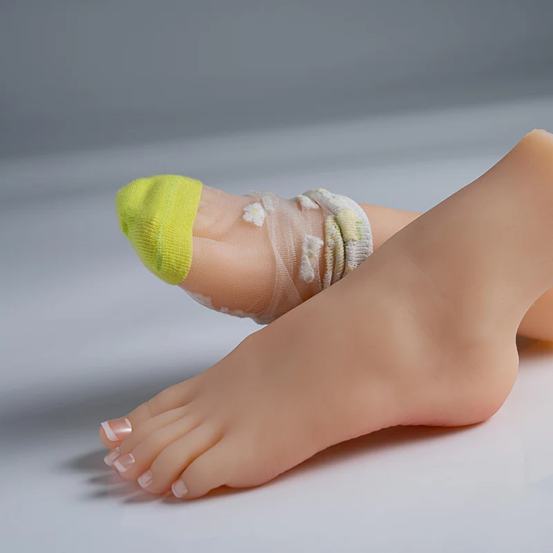 

Mannequin Girl Foot Simulation Children Silicone Feet Model Nail Art Practice Manicure Photograph Shoes Sock Display 2600