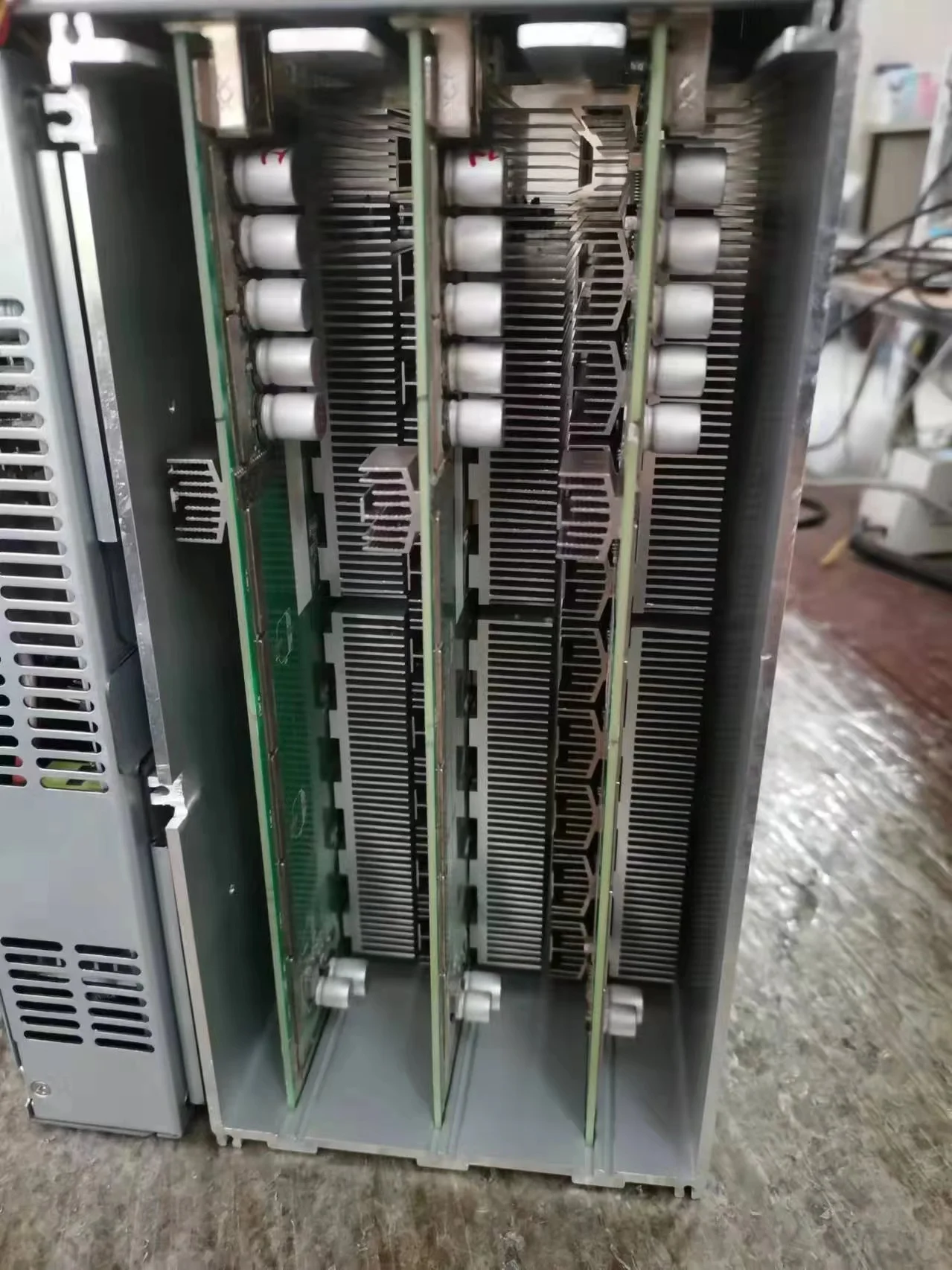 Bitmain AntMiner T17 42TH/S SHA256 Asic Miner ดีกว่า S9 S11 T15 S15 S17 Z11 BTC BCH Miner z15 M21S M20S M30S M32 T2T T3 E12