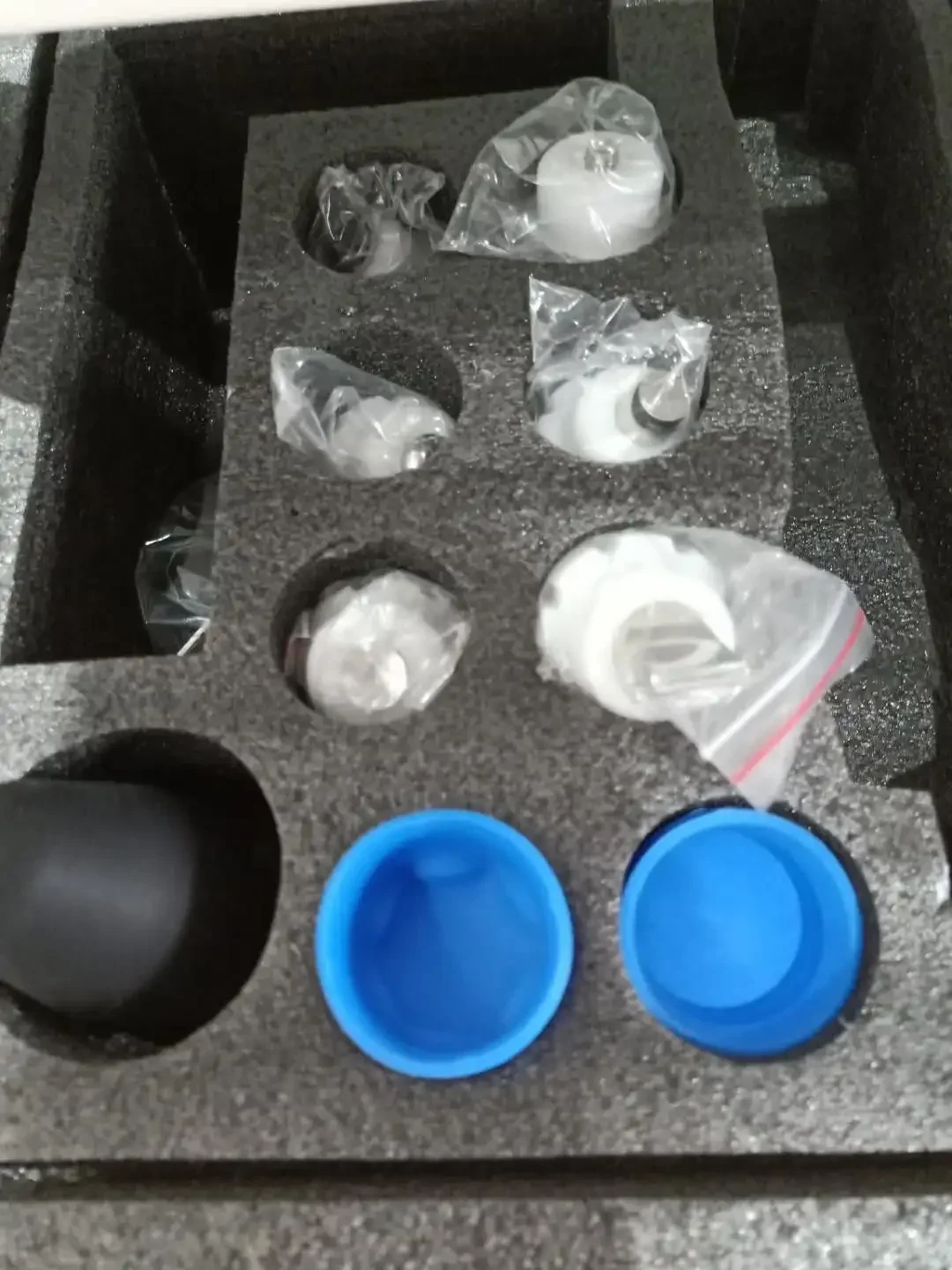 2025 ESWT معدات العلاج الطبيعي بالمستخدمين الكهرومغناطيسية الطبية لتخفيف الآلام موجة الصدمة