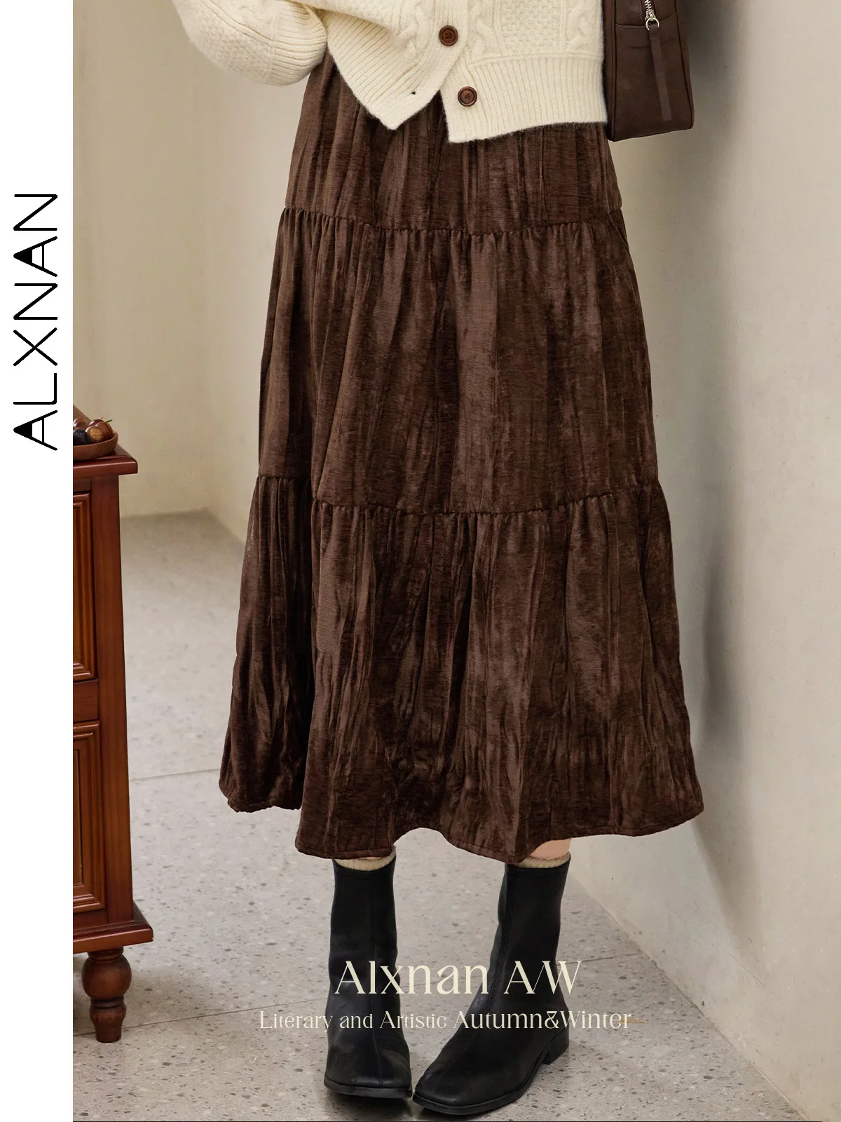 

ALXNAN Women's Velvet Skirts Autumn Winter A-line High Waist Irregular Pleated Skirt 2024 Warm All-match Female Bottoms L52206