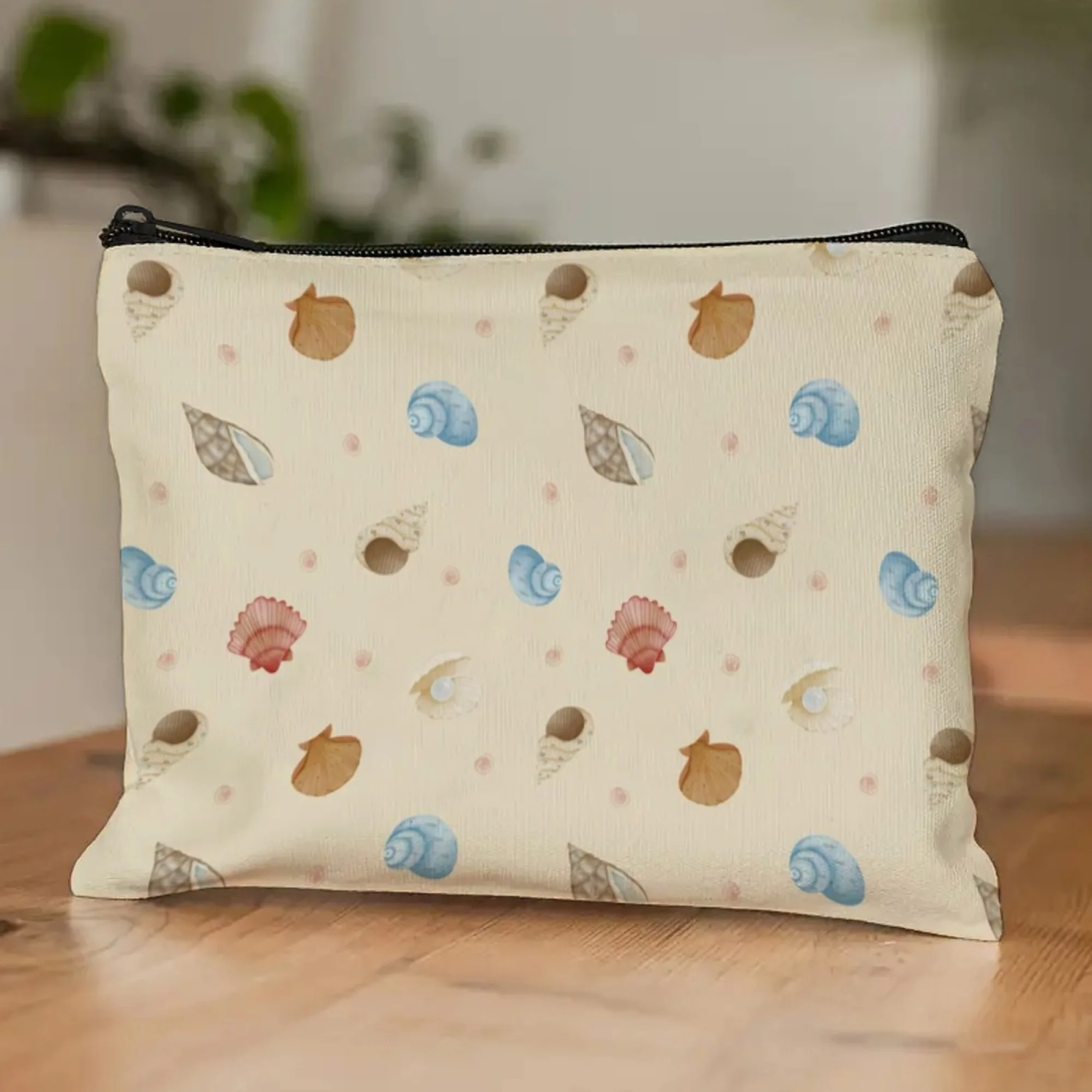 Niedliche Ozean-Muschel-Kosmetiktasche mit bunten Mustern, Pastell-Muschel-Mediel-Lavendel-Jakobsmuscheln und korallenrosa Kauri, ideale Reiseverwendung
