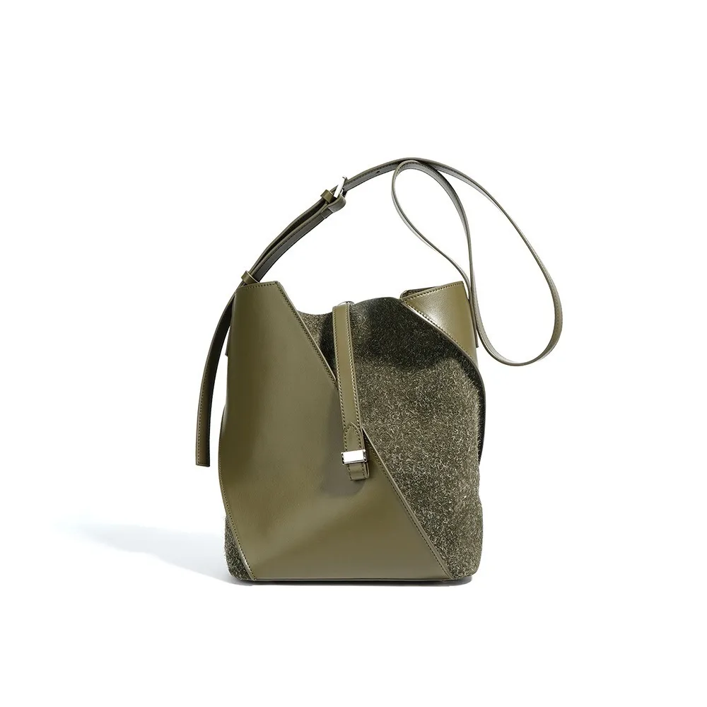 

2025 New High-end Commuting Versatile Leather Retro Personality Casual Relaxation Fashion Simple Elegance