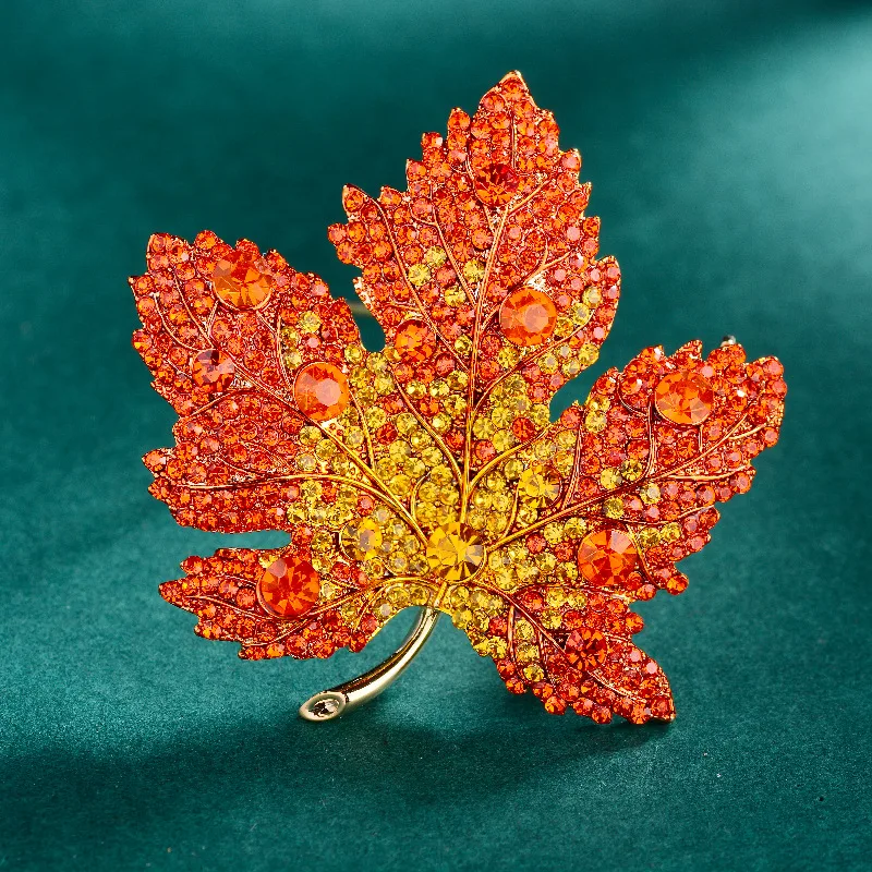 Exquisite Rhinestone Maple Leaf Brooch Women's Fashion Clothing Dress Pin Girls Fashion Party Jewelry Gift