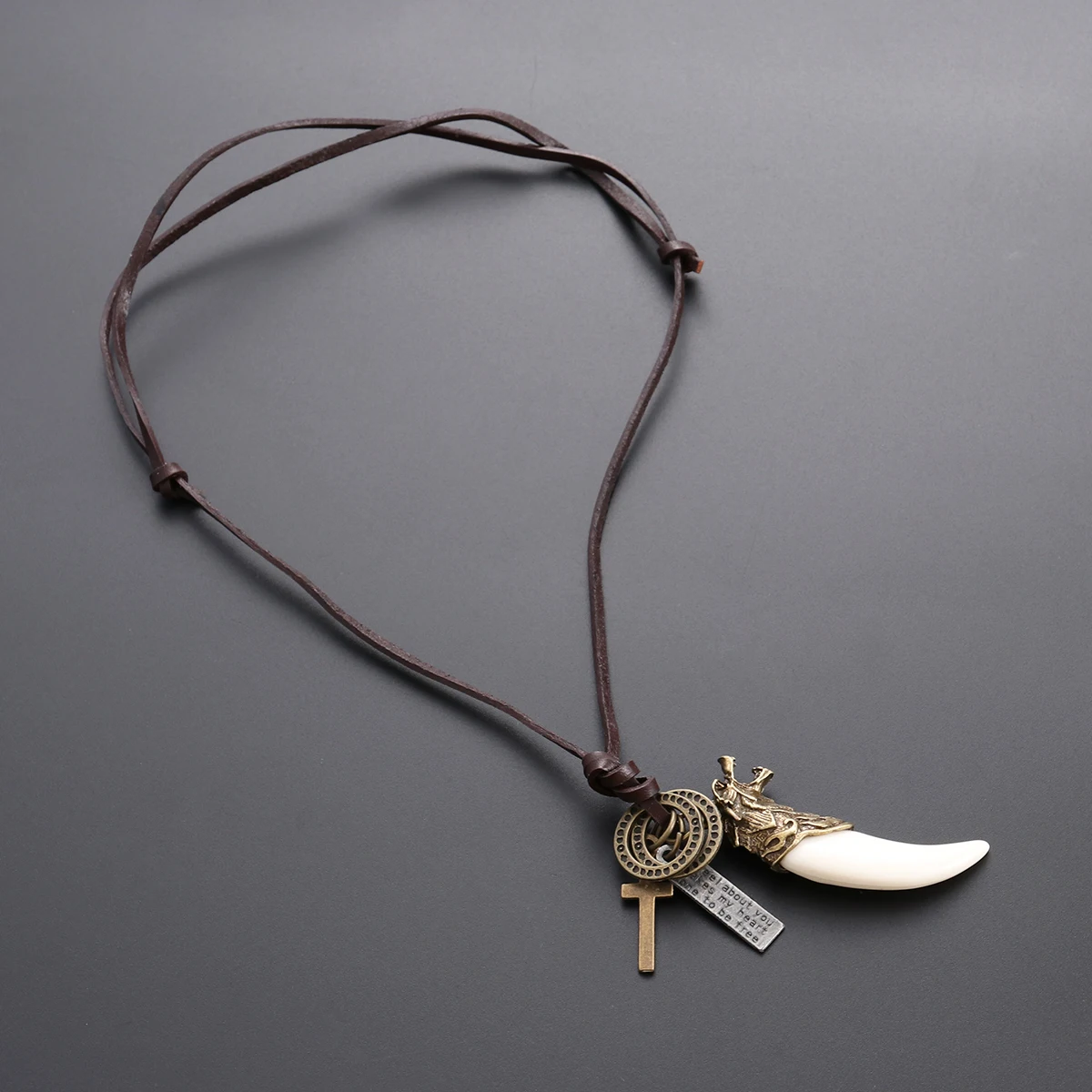 

Wolf Pendant Sweater Chain Men Necklace Fashion Punk Style High Quality Smooth Surface Perfect Gift Occasions Nightclub