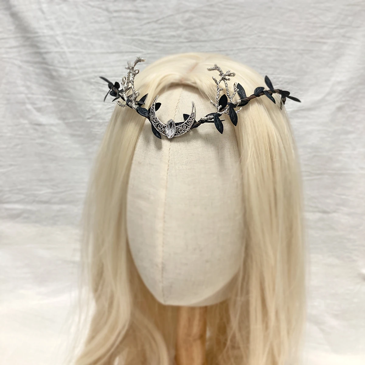 Black gothic crown with antlers Vampire circlet Goth wedding tiara Witch headpiece Dark elven crown with horns Renaissance fair