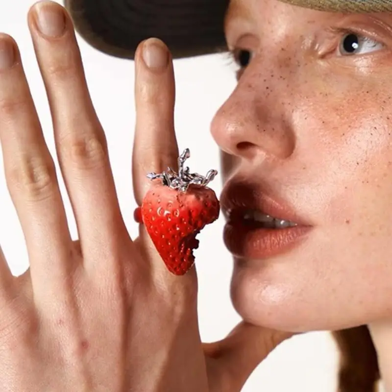 

Adjustable Strawberry Rings Sturdy Resin Jewelry Sweet Designs Special Gifts for Trendy Women Girls Y08E