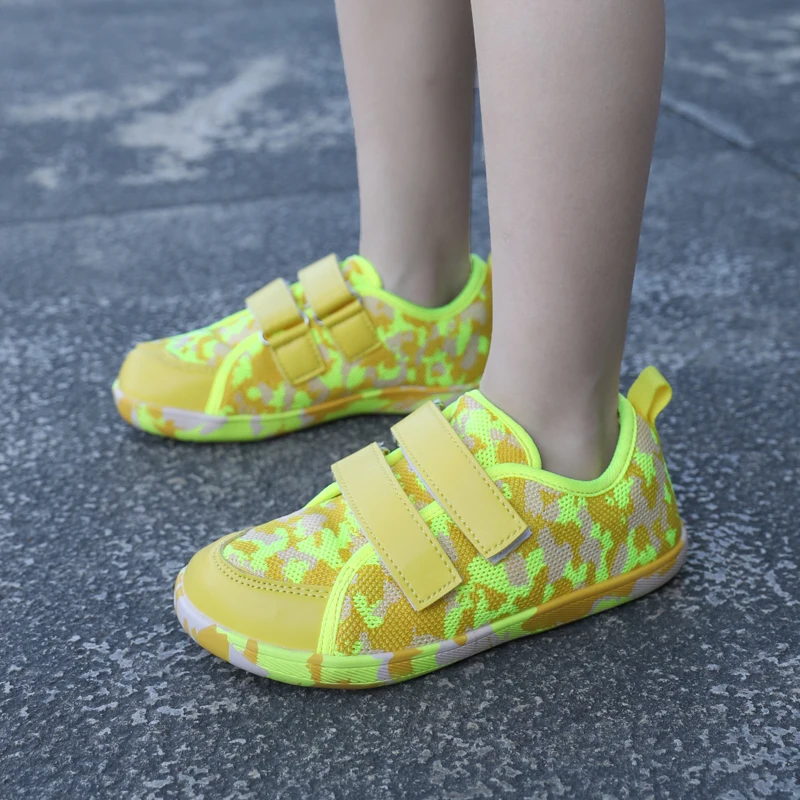 A pair of children's four-season mesh wide-toe sports shoes, wear-resistant outdoor running shoes, sizes 25-38，ST-D2509