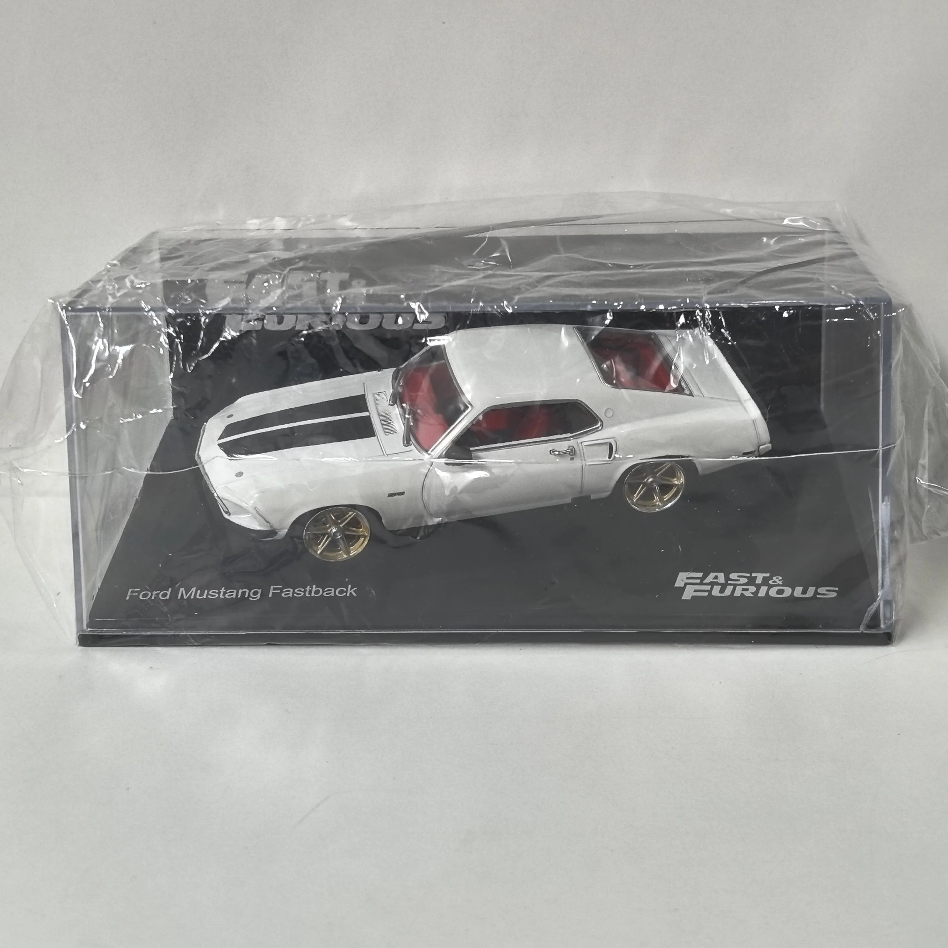 

Металлическая модель автомобиля из фильма, масштаб 1/43, IXO, серия Box Cracking Diecast