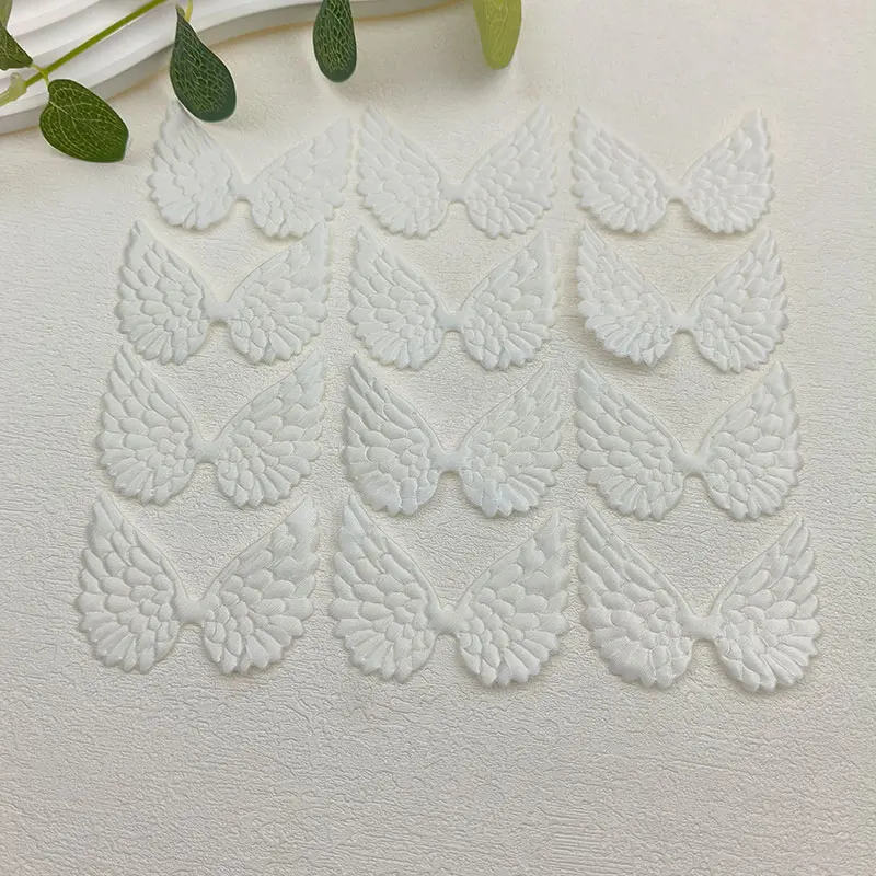 40 Stück Weiße Satin-Engelsflügel-Aufnäher Geprägte Stoffapplikationen für DIY-Bastelarbeiten und Dekoration – Detail 3