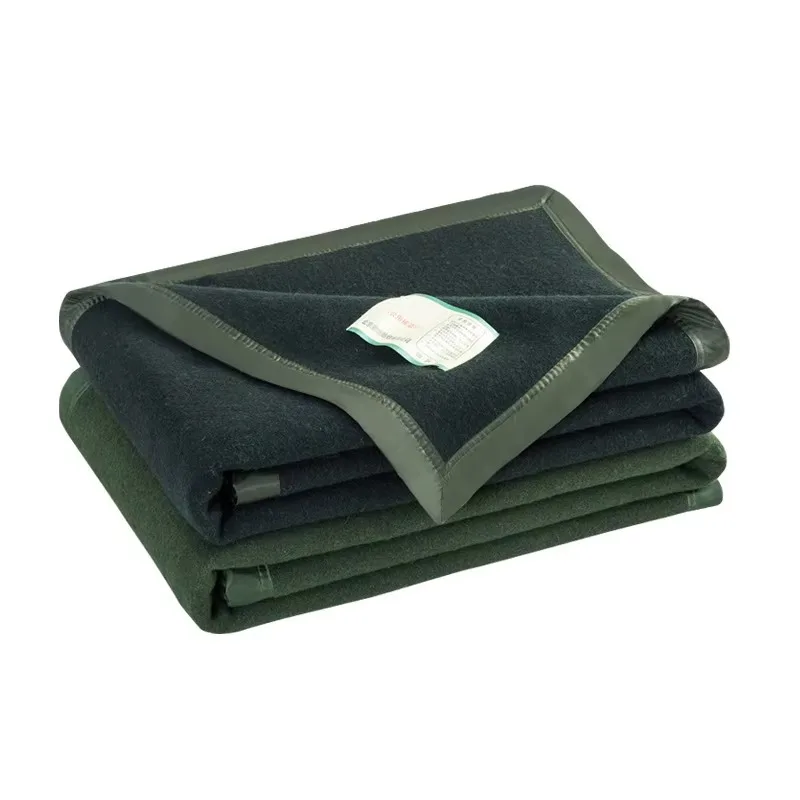 

Green Blanket with Thick Insulation for Hospital Airplane Travel Home Use Warm and Comfortable Sleep