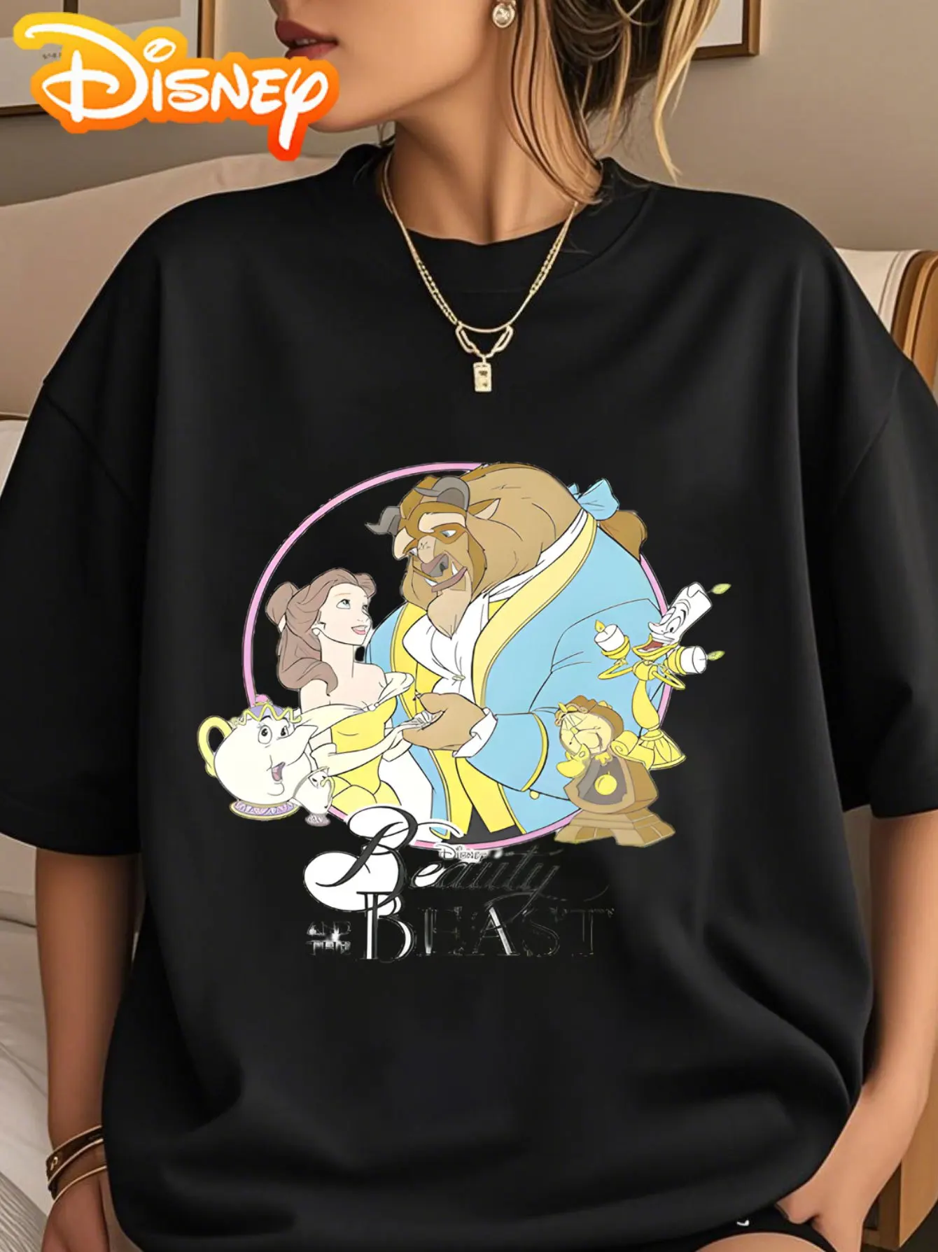 Disney Beauty and The Beast Classic Belle & Beast Castle Grafik-T-Shirt für Damen – weicher, atmungsaktiver Stoff, bequeme Passform
