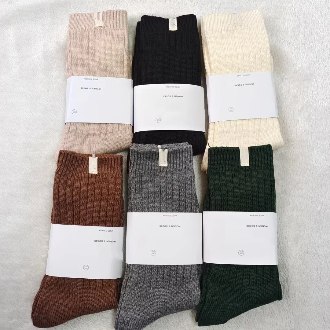 Solid colored socks with double needles and thick insulation for casual wear