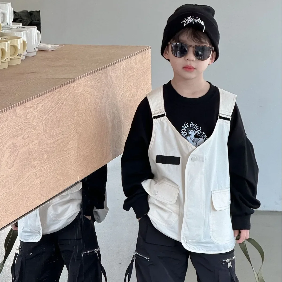 24 spring new small and medium-sized boys Korean children's clothing soft and loose beige washed cotton cargo straps short vest