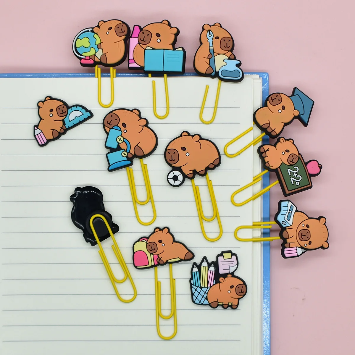 12 pezzi casuali Capibala Cartoon graffette fai da te raccoglitore clip segnalibro decorazione forniture per ufficio scolastico Kawaii