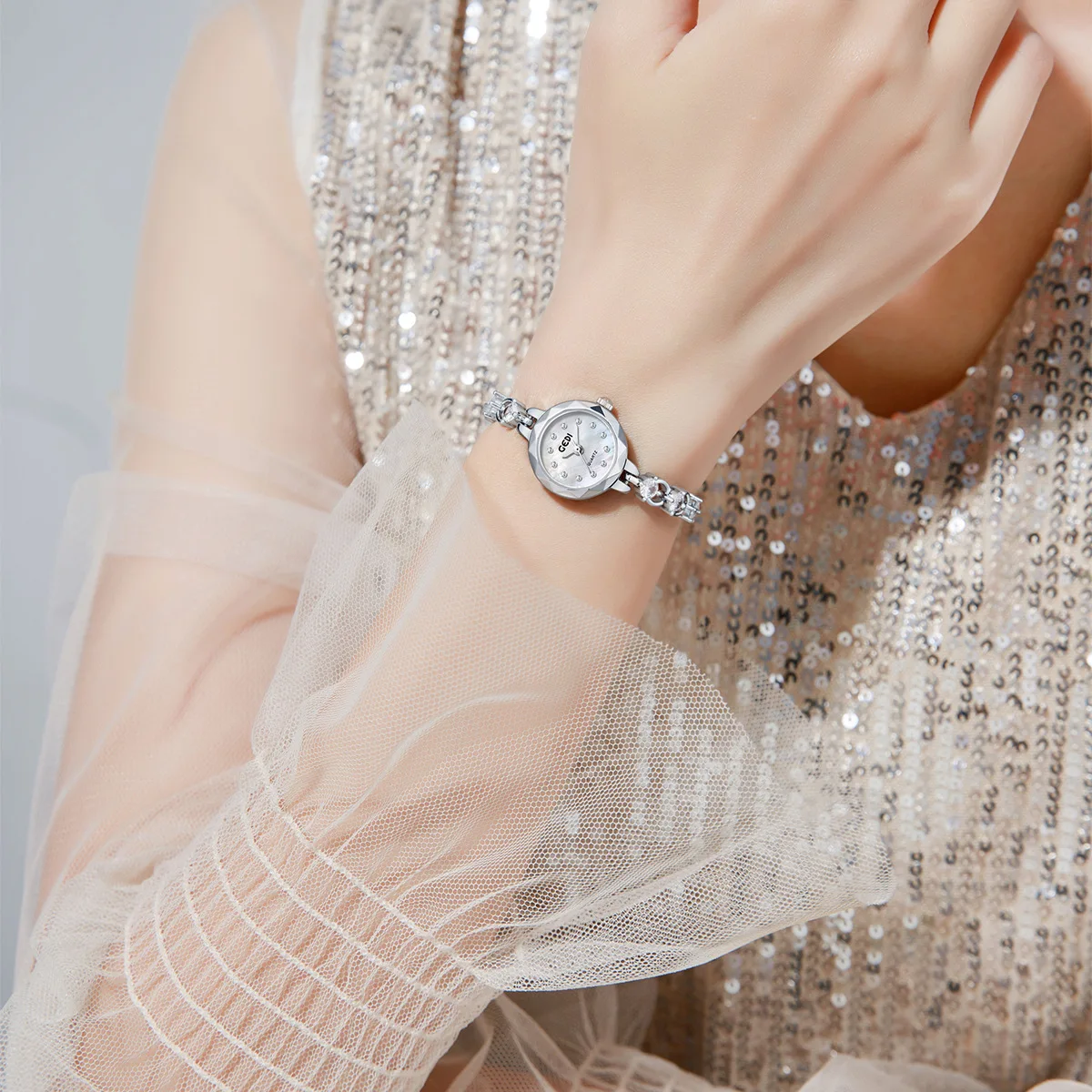 UTHAI CQ467 Light luxury bracelet style Women watch, Beimu fashion trend temperament, quartz watch，watches for woman ﻿