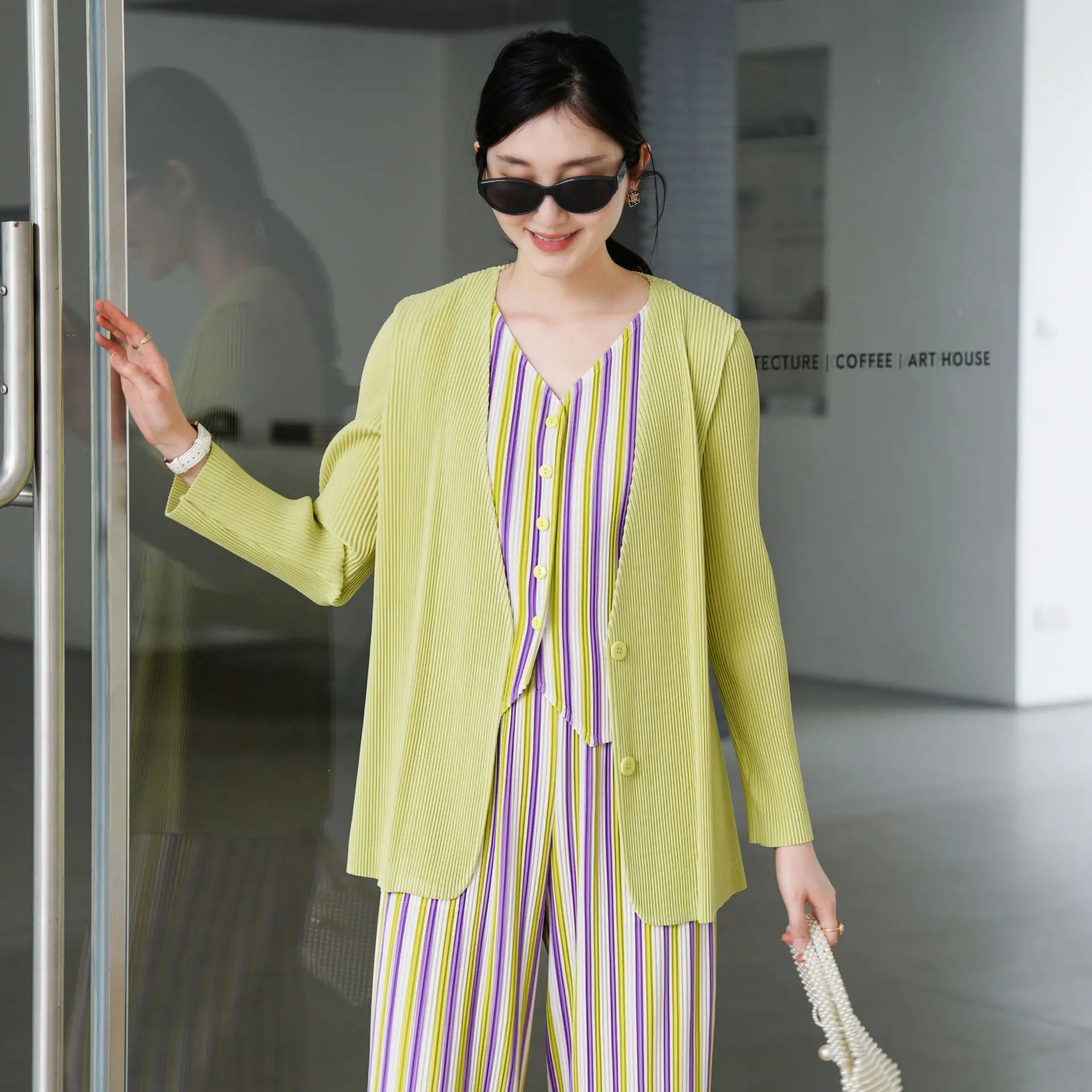 مياكي أضعاف 2025 الخريف الربيع جديد الراقية أضعاف الملابس النسخة الكورية الاسلوب المناسب أنيقة تنوعا دعوى معطف صغير الطيات