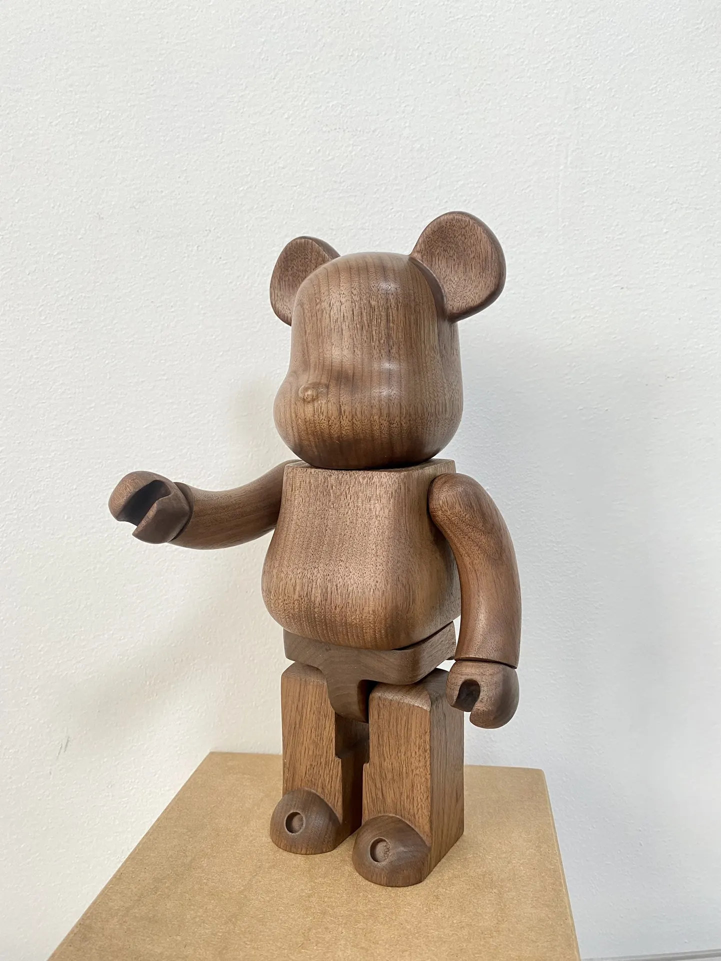 Bearbrick 400% Vertical Grain Horizon And Walnut 28cm Height Collection Handmade Wooden Bear Bookshelf Decoration Figure