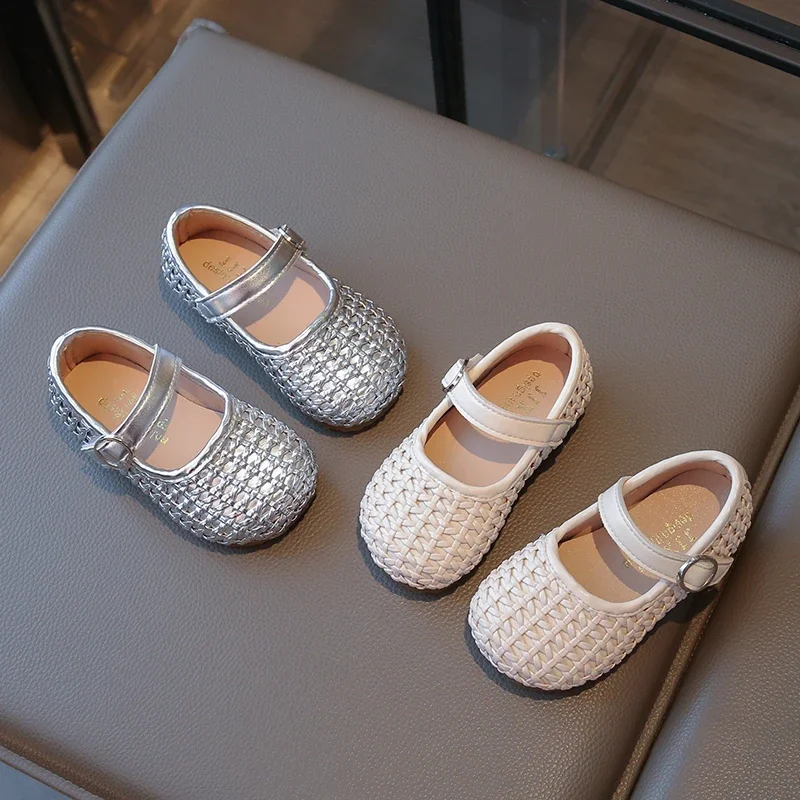 

2026 Spring New Kids Shoes Girls' Woven Baotou Princess Sandals Soft Soled Cute Sandals Korean Style Student Beach Shoes