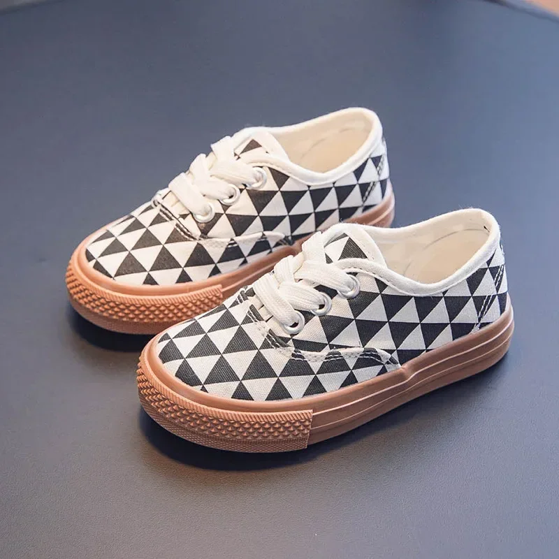 Checkerboard Pattern Children\'s Casual Slip-on Shoes Fashion Unique Kids Round Toe Breathable Comfortable Soft Thick Sole Shoes