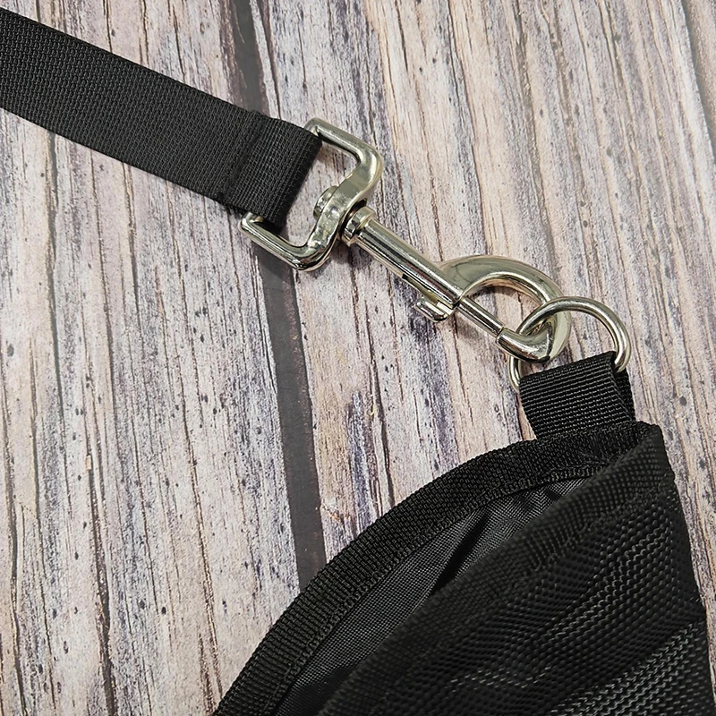 2025 Instock أكياس قش الحصان في الهواء الطلق تخزين محمول متين للعشب الجاف معلقة مسامية تصميم حقيبة تخزين العشب الجاف #6