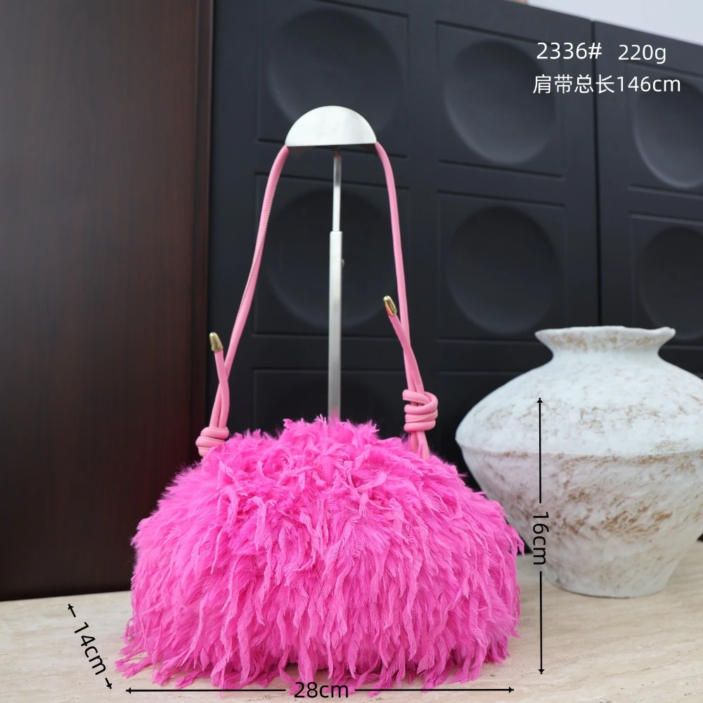 Niche Design Fashion Simple Versatile Plush Shoulder Bag Women's Unique Design Casual Versatile Solid Color Clutch Bag