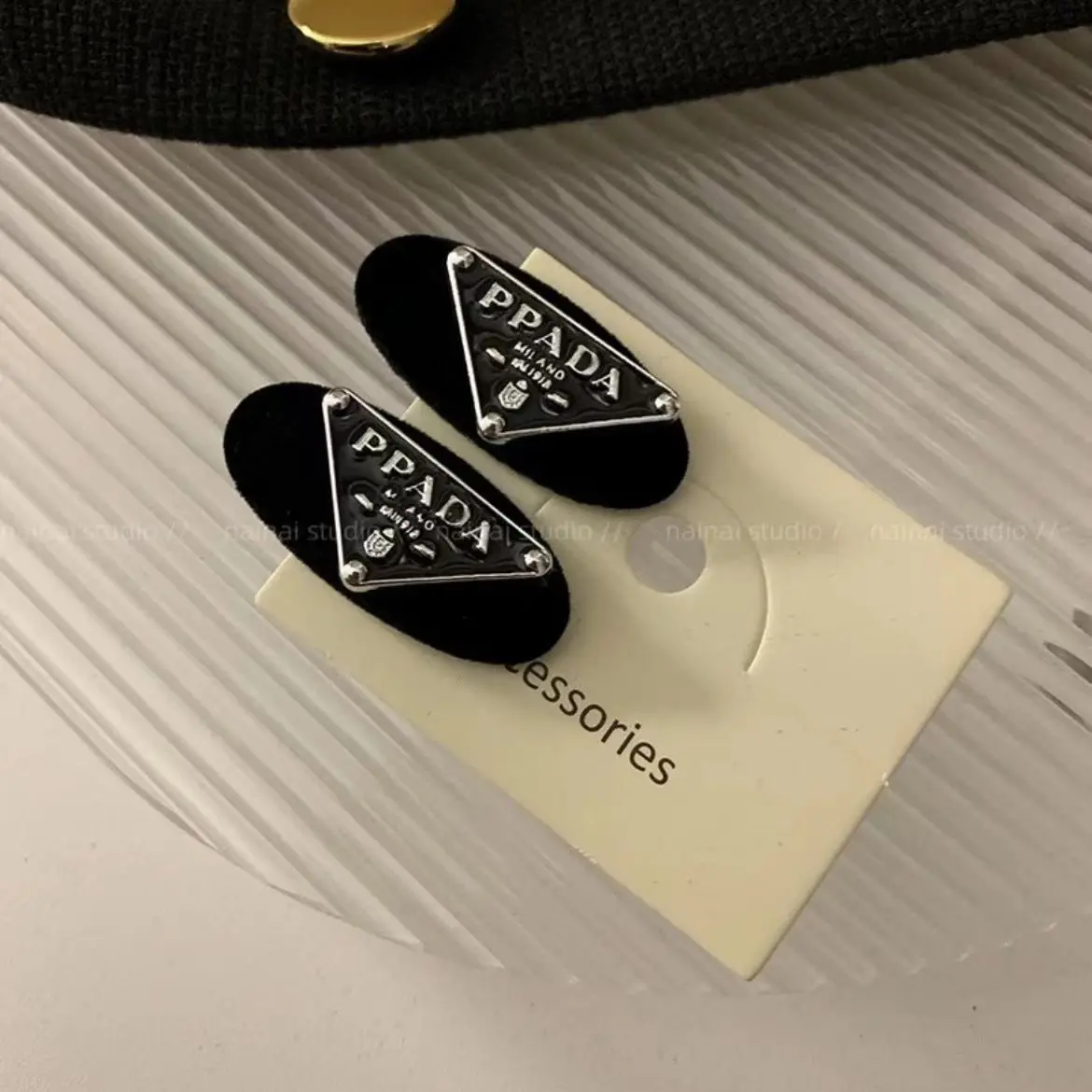 

Trendy Retro French Side Hair Clip, INS Style Classic Simple Fashion Luxury Designer Velvet Letter for Women