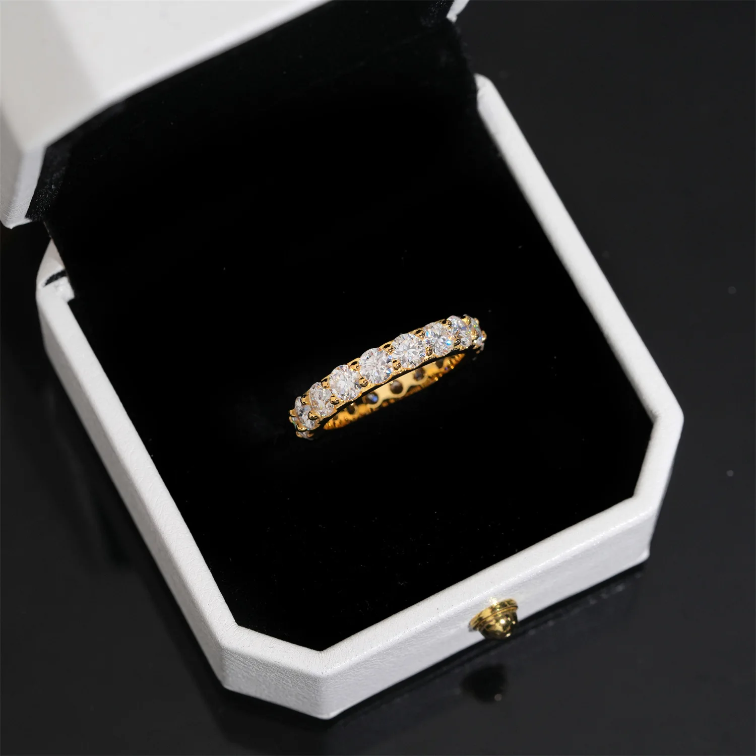 أفضل بيع موضة الوافدين الجدد 4 مللي متر S925 GRA شهادات مجوهرات الزفاف الملونة ممتازة مويسانيتي الخلود الفرقة الدائري