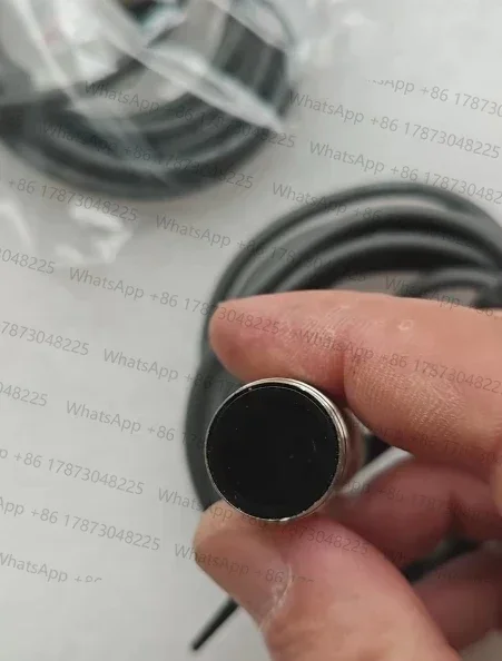 BRQM100-DDTA / BRQM100-DDTA-P AUTONICS Genuine  Diffuse Reflection Photoelectric Switch Sensor