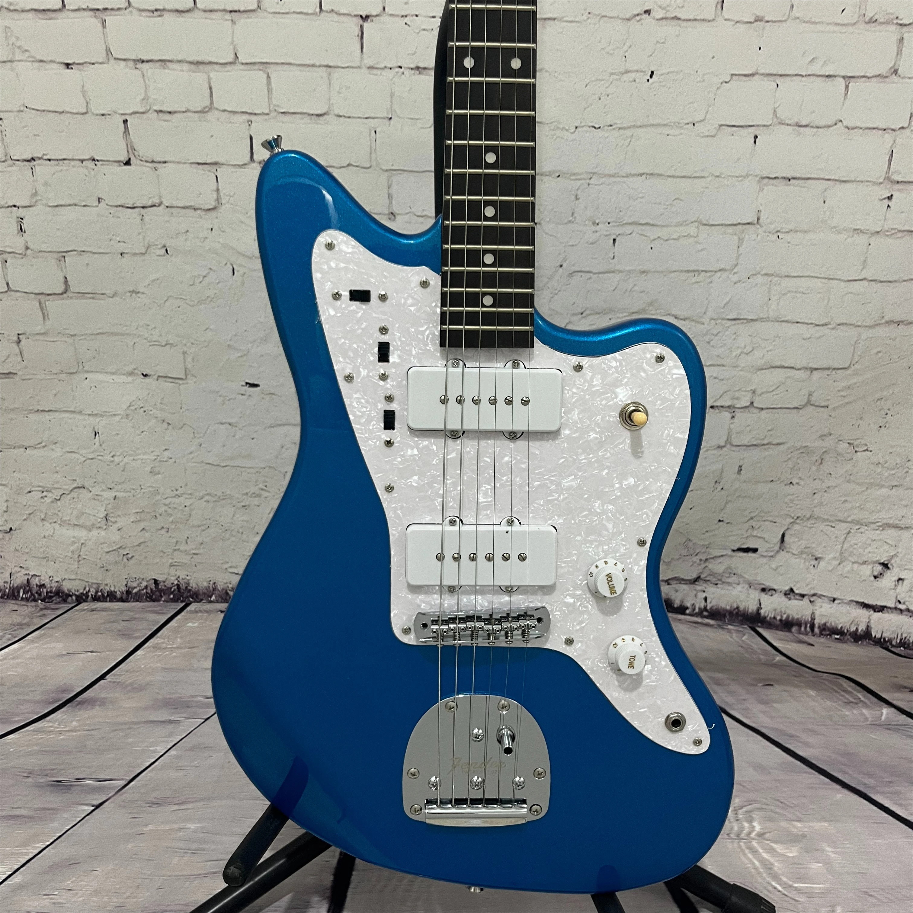 

Электрогитара 41 дюйм, цвет Lake Placid Blue, корпус Offset, белая перламутровая накладка, для рок-музыки, бесплатная доставка