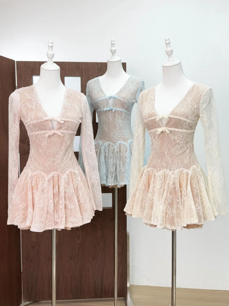 Abito a trapezio con design a fiocco con scollo a V in pizzo sexy Abito da donna a maniche lunghe in pizzo trasparente con patchwork Mini abiti da cocktail per feste da sera