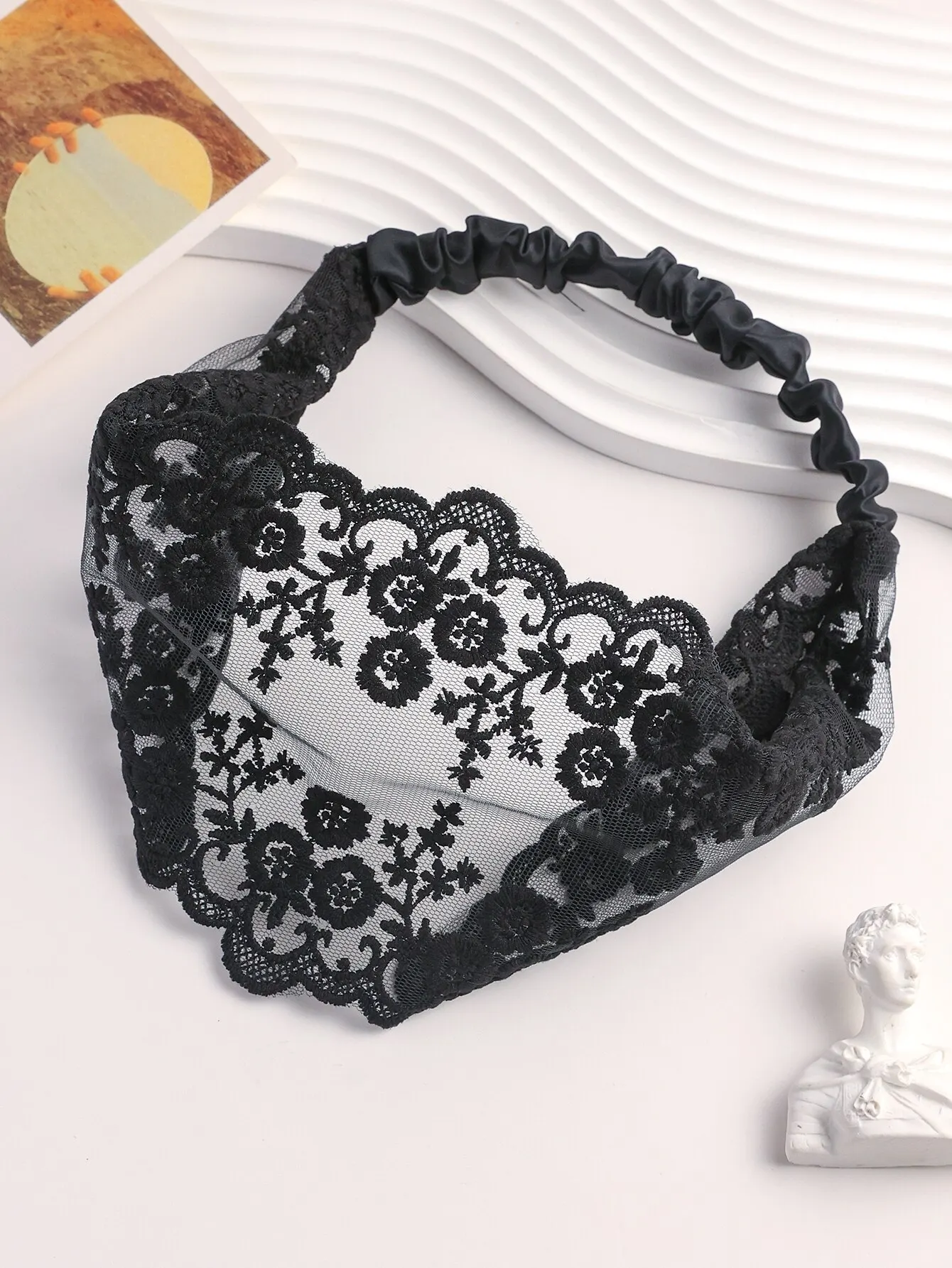 A Stylish Embroidered Floral Lace Extender Headband