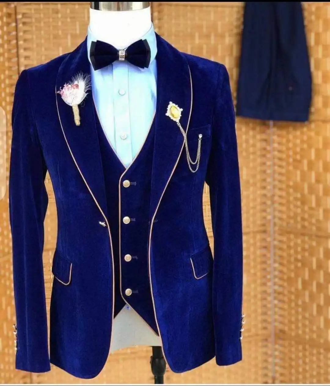 Custom formal blue velvet wedding suits mens fashion groom prom tailcoat slim fit jackets Vintage Male Blazers Specially 3-piece