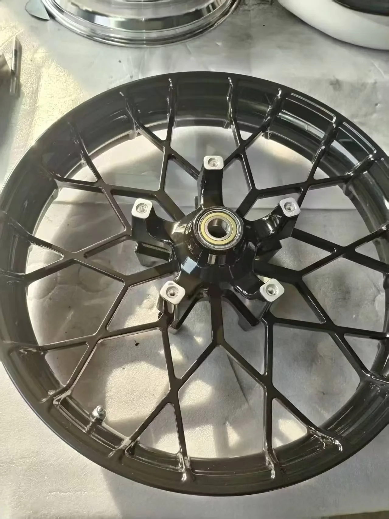 21-inch custom black front wheels with black rims + 2 bearings