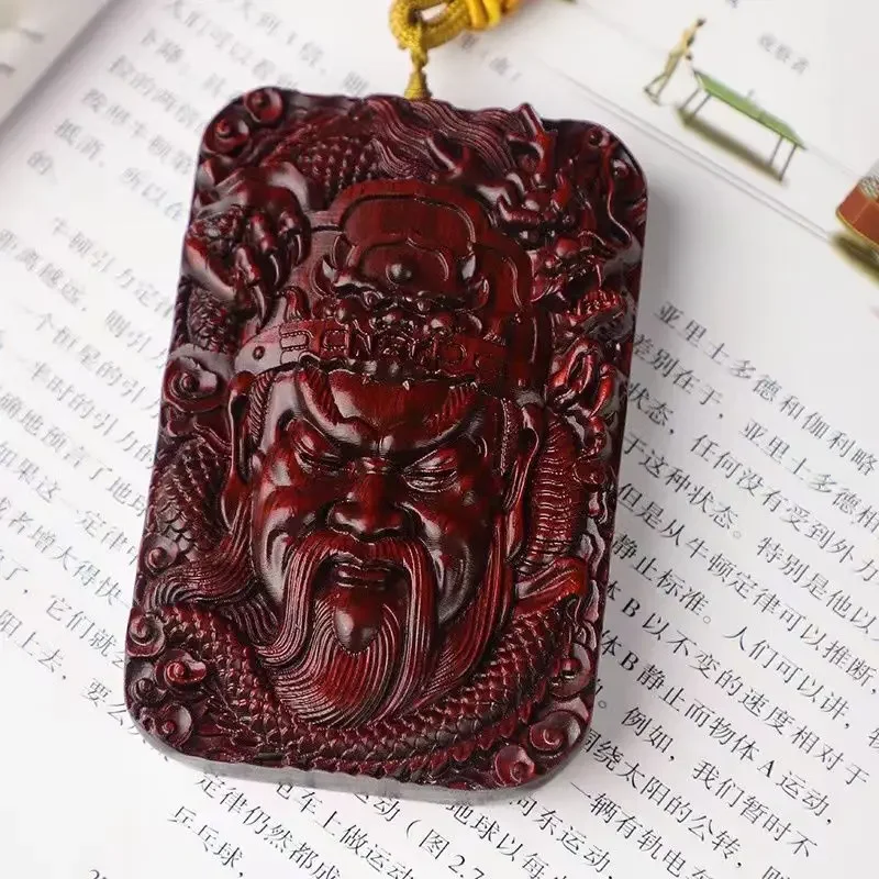 Natural Rosewood Carved Guan Gong Hand Handle Men's Necklace Pendant Green Sandalwood Guan Yu Wu God of Wealth Statues Hangtag