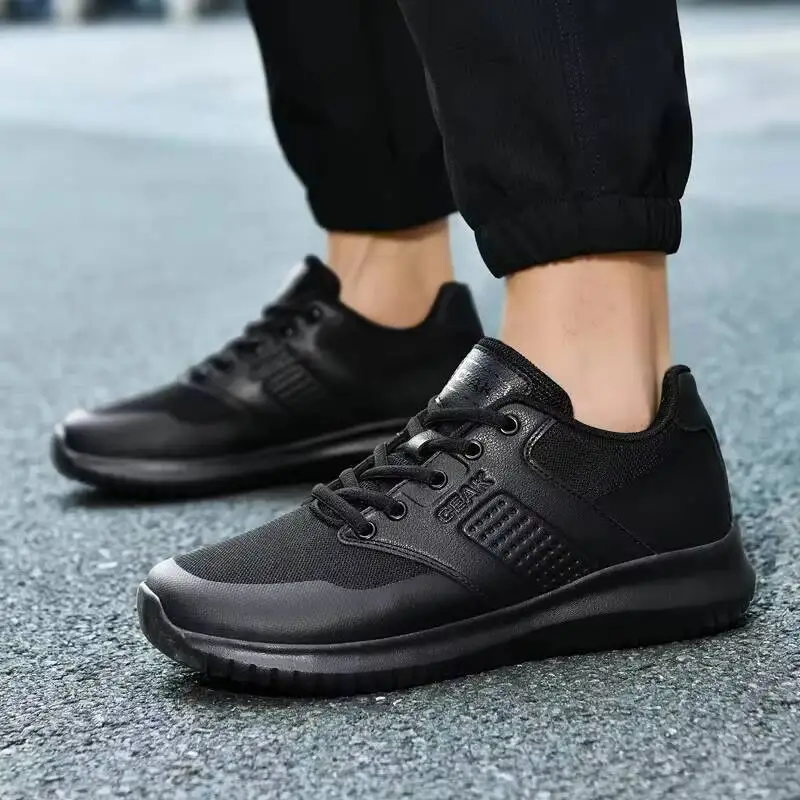 

2026 Chef Non-Slip Four Seasons Breathable Hotel Kitchen Work Light Outdoor Men's Plus Size Casual Sports Walking Shoes