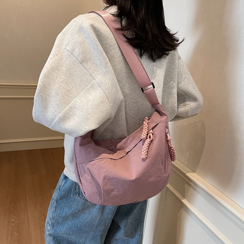 Borsa a tracolla in nylon femminile Borsa a tracolla casual di grande capacità Zaino da viaggio impermeabile Borsa da viaggio per lo shopping