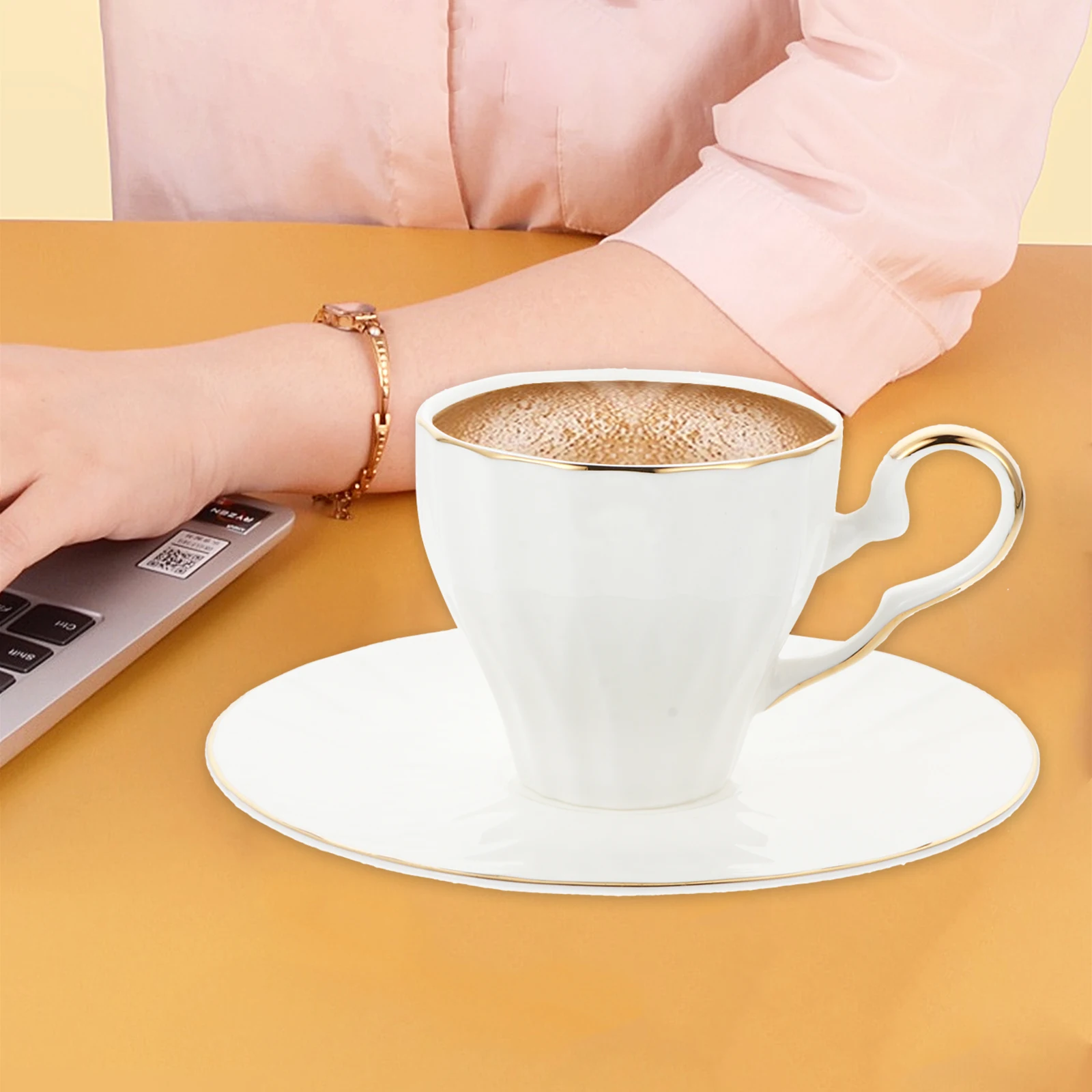 

Кофейная чашка с блюдцем, набор керамических кружек, стильная универсальная чашка для напитков, воды, молока, декоративная домашняя кухня, яркая