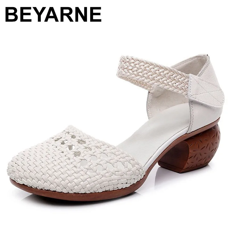 

2025 New Arrival Women Sandals Fashion Handmade Weave Round Toe Hollow Thick Heel Sandals Casual Summer Shoes