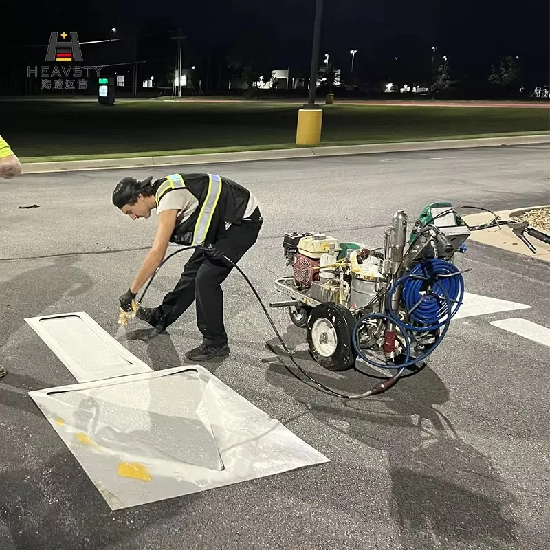 Fully Hydraulic Pump Micro Glass Beads Spreader High Pressure 23MPa Airless Cold Plastic Paint Spraying Road Marking Machine view 2