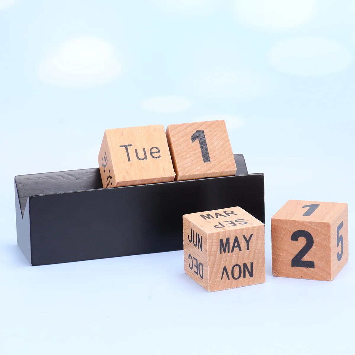 

Wood Calendar Desktop Natural Wooden Cubes Perpetual Block Calendar Decorative Desk Ornament for Office Or Home