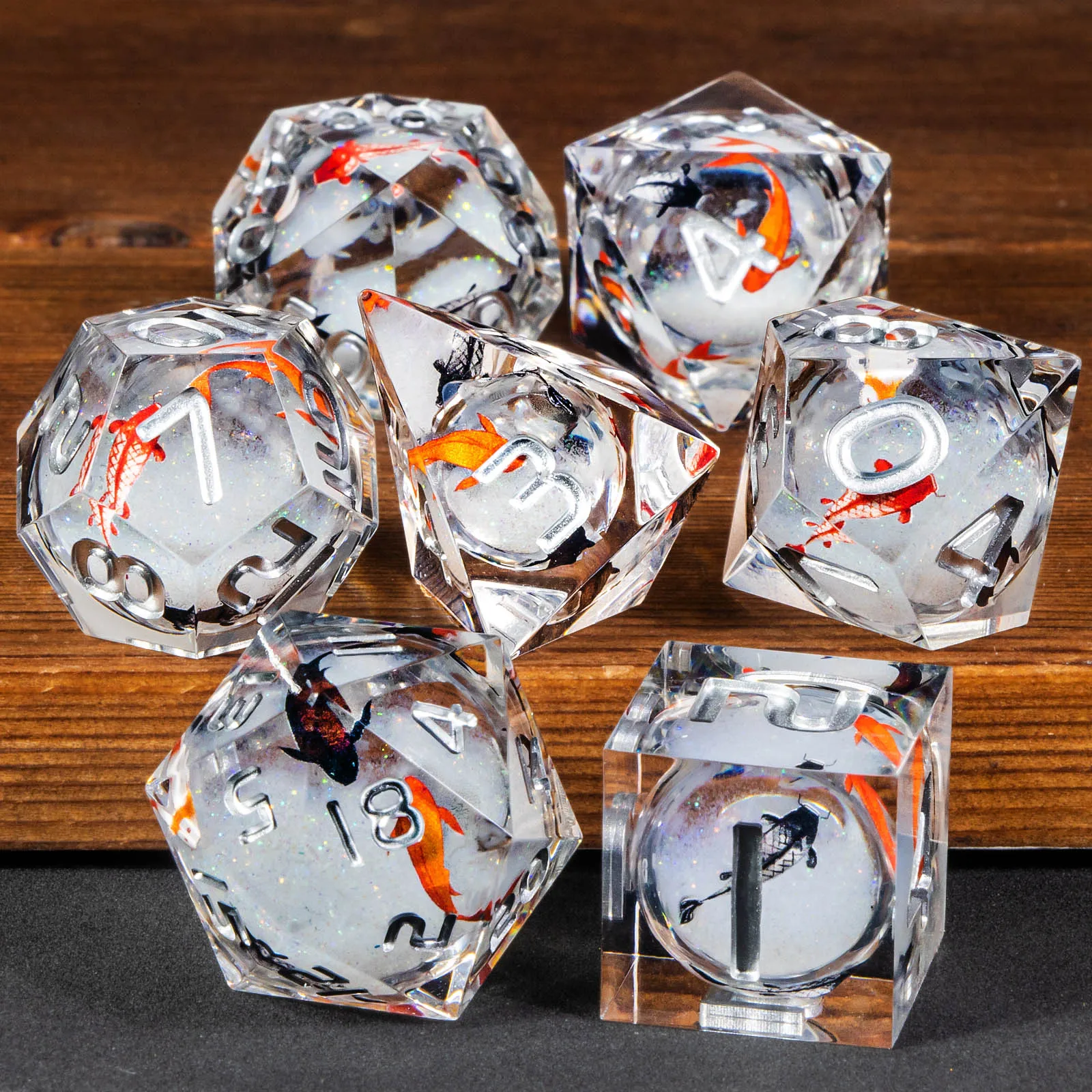 

Liquid Core DND Dice Set, Fish 7pcs Sharp Edge Resin Dice Set for Dungeon and Dragon, Role Playing D&D Dice D20 D12 D10 D8 D6 D4