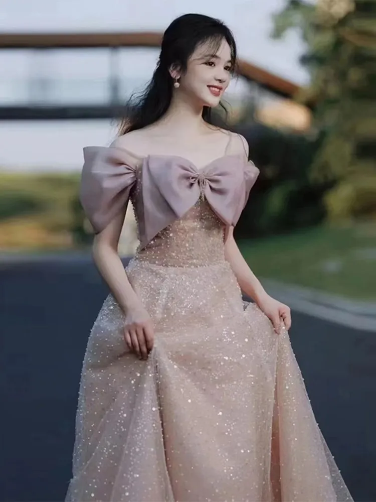

One-line shoulder pink-studded beads fine flash toasting host graduation dress