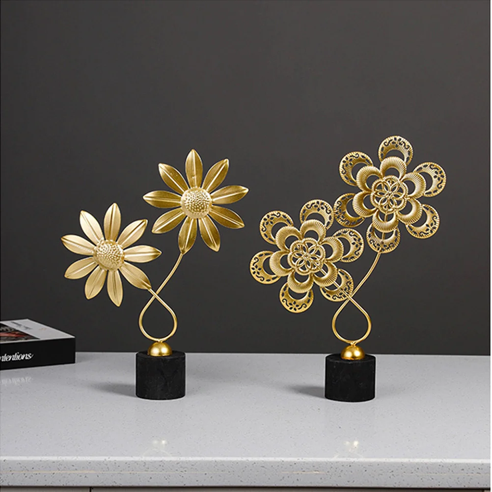 

Iron Art Leaf Decorative Sculpture Modern Metal Ornament for Living Room Cabinet Desktop Decor Luxurious Rustic Farmhouse Style