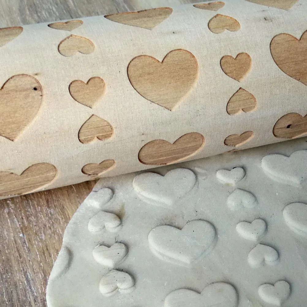 

Wood Rolling Heart Shaped Love Design Non Slip Wood Rolling Pin Handle Baking Kitchen Tool Cake Decor DIY Professional Use