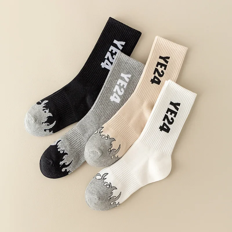 Cotton Socks YE24 Brand Sports Socks Ladies Unisex Casual Women Sock Letters Fashion Street Sox Harajuku Letter Fashion